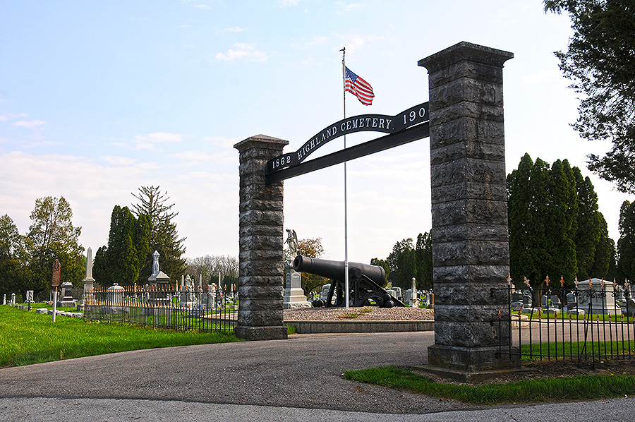 entrance to highland cemetery